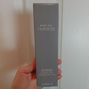 New Mary Kay Timewise 4-in-1 Cleanser